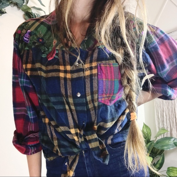 Vintage Tops - Vintage Multicolored Floral Embroidered Flannel